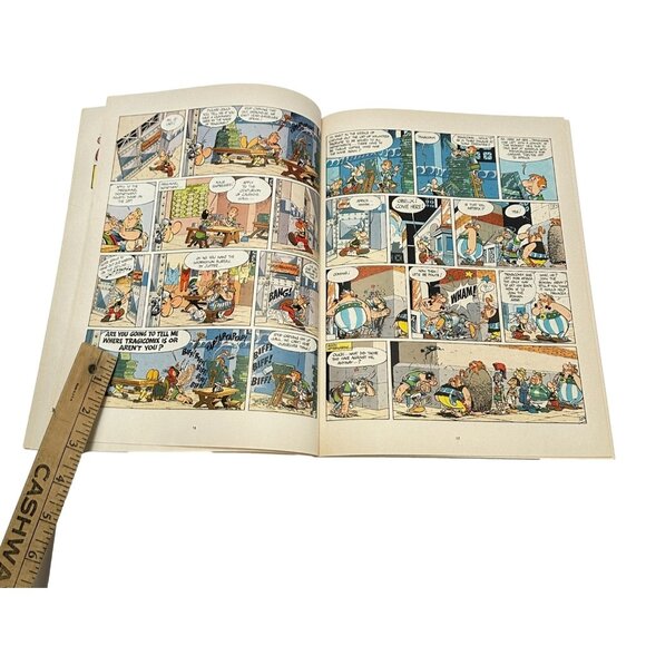 Asterix Graphic Novel Book Lot 4 Cleopatra Olympic Spain Legion PB 70s English - Picture 8 of 16